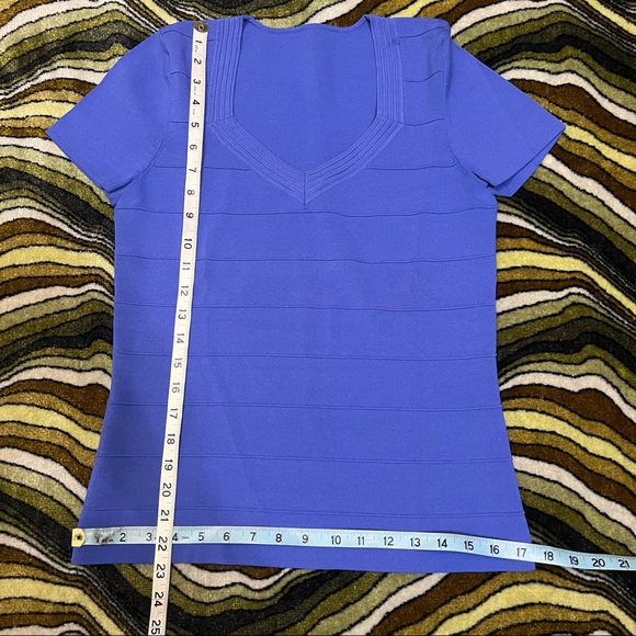 5/$20 Woman’s Short Sleeve Sweater - Picture 4 of 6